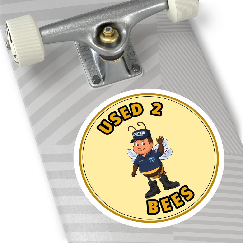 Used 2 Bees Circle Sticker — Paramedic (Male)