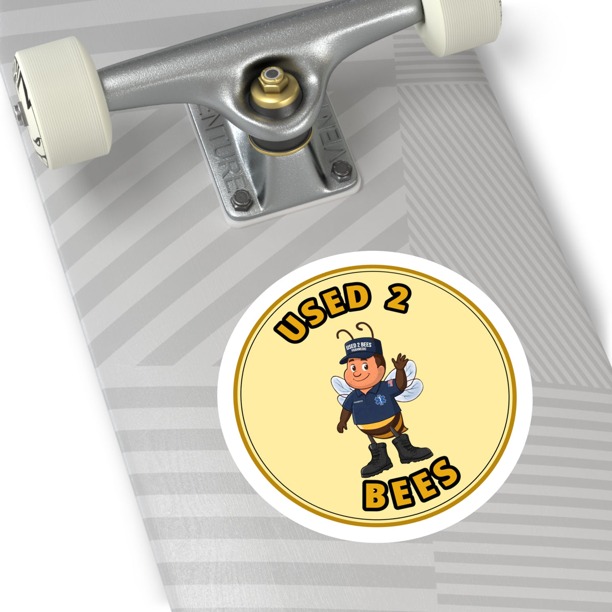 Used 2 Bees Circle Sticker — Paramedic (Male)