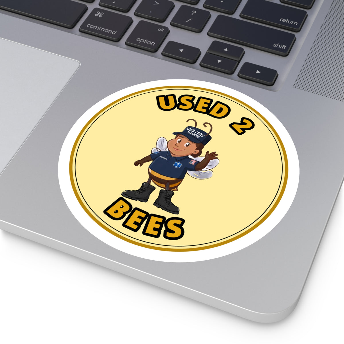 Used 2 Bees Circle Sticker — Paramedic (Female)
